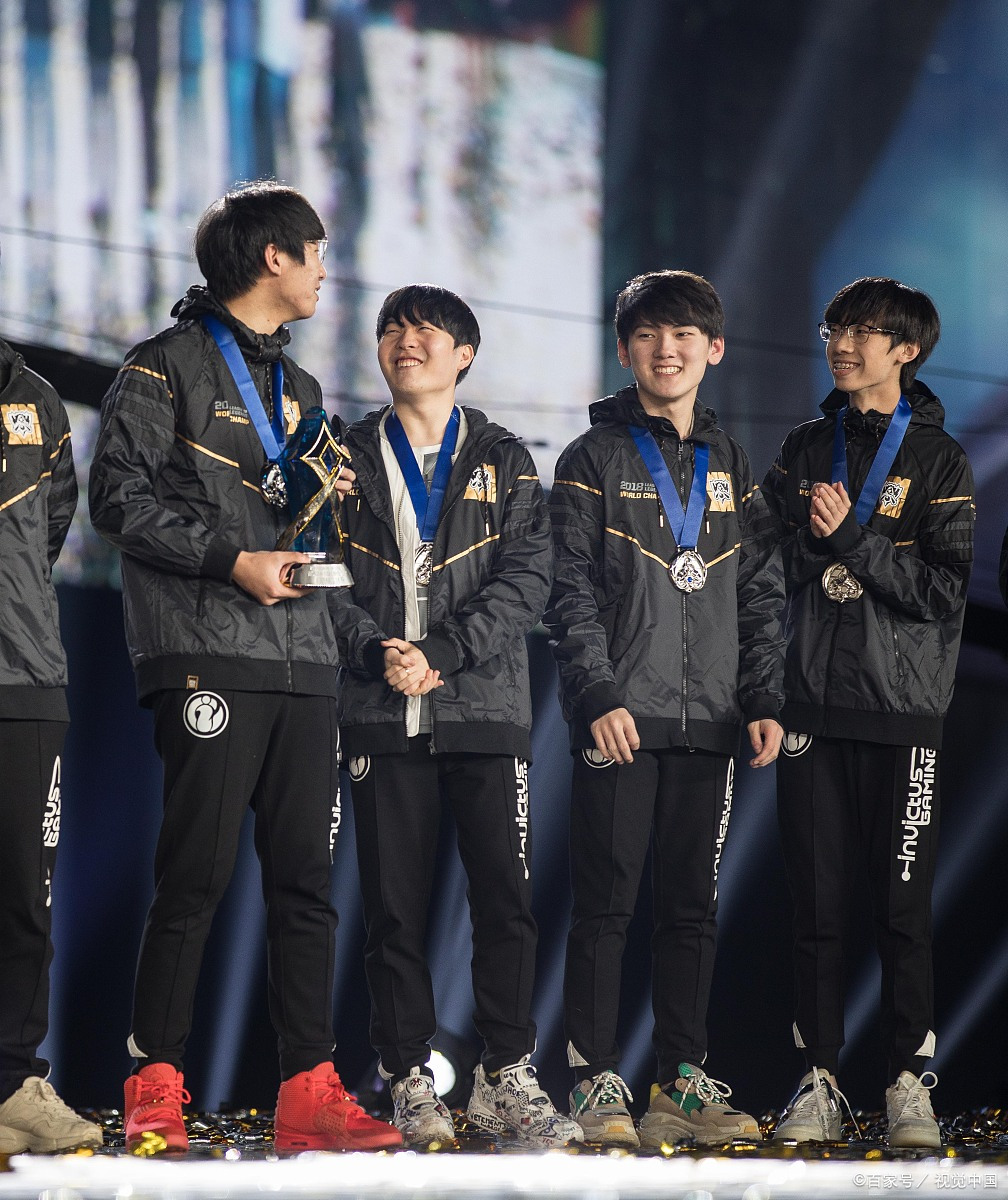 开云体育app-FPX轻取FNC，Canyon团战一打五激烈交锋小组赛，锁定晋级资格